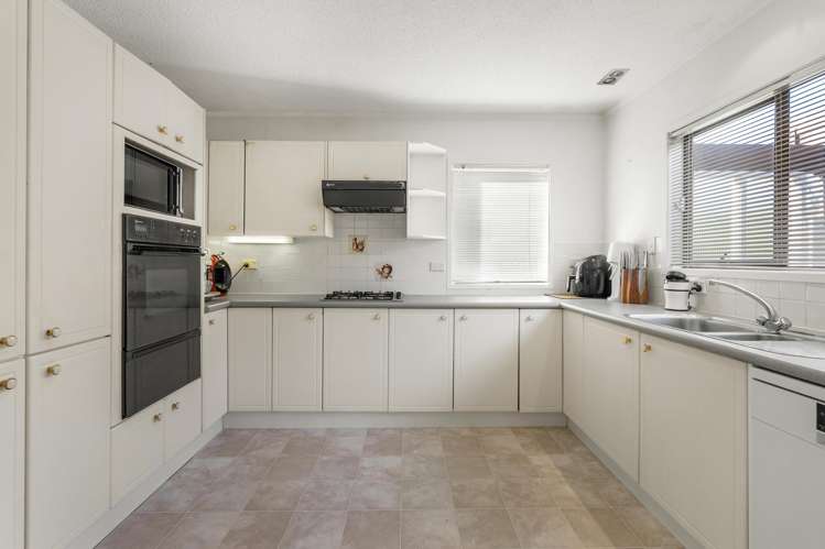 10 Oaktree Avenue_5