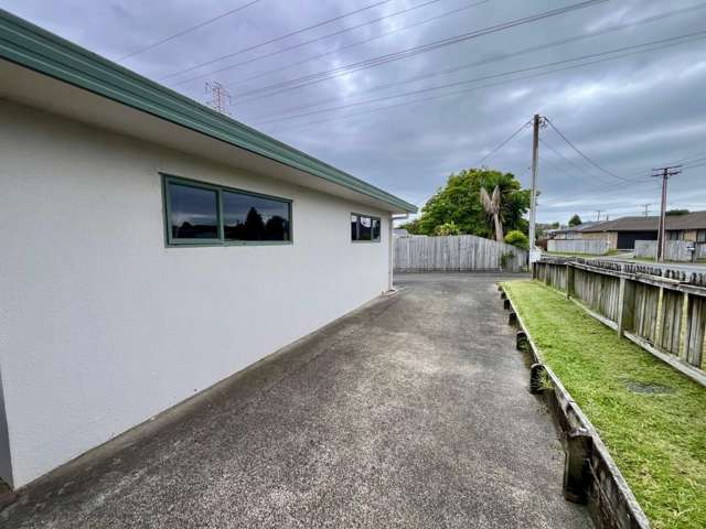 A/12 Grainger Road Te Atatu South_3