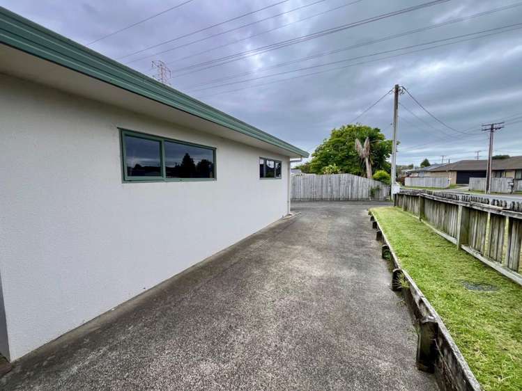 A/12 Grainger Road Te Atatu South_3
