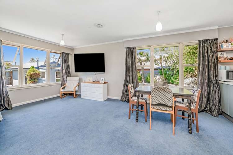 5669 West Coast Road Springfield_6