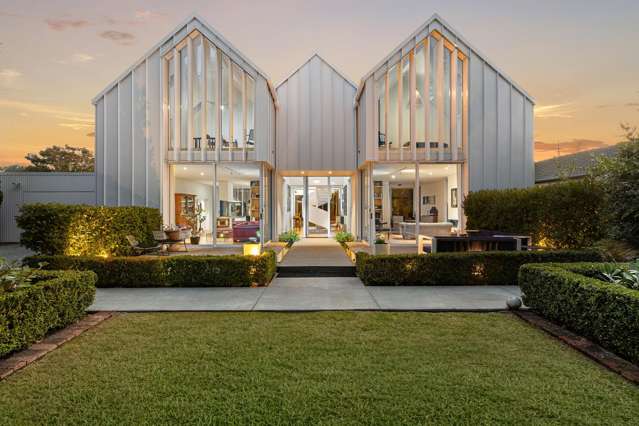 The White House, Fendalton