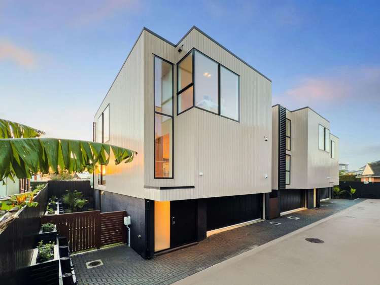 Lot 2,3,4/48 Merani Street_0