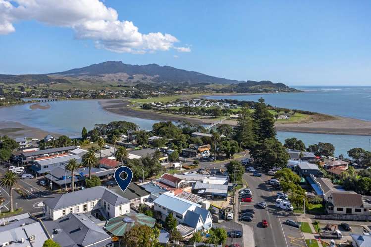 12 Bow Street Raglan_6