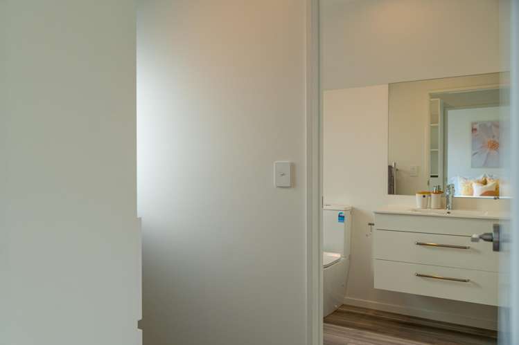 4/99 King Street Sydenham_16