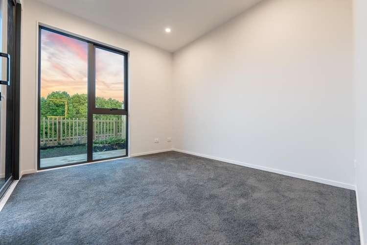 8 Paretao Street Massey_9