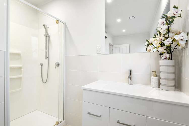 2/7 Tallington Crescent Torbay_17