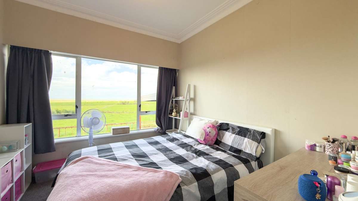 1152A Miranda Road_5