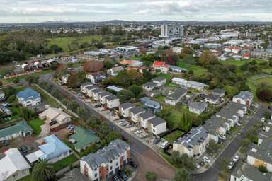 10/2 Swan Hill Drive_4