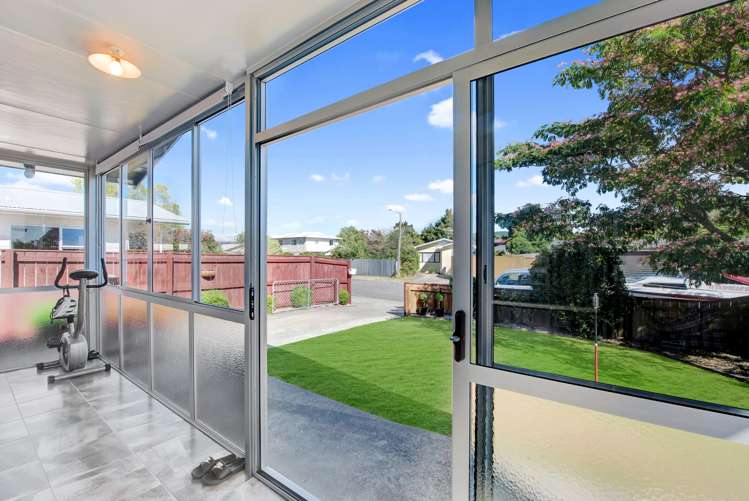 8b Windlesham Place Wakefield_16