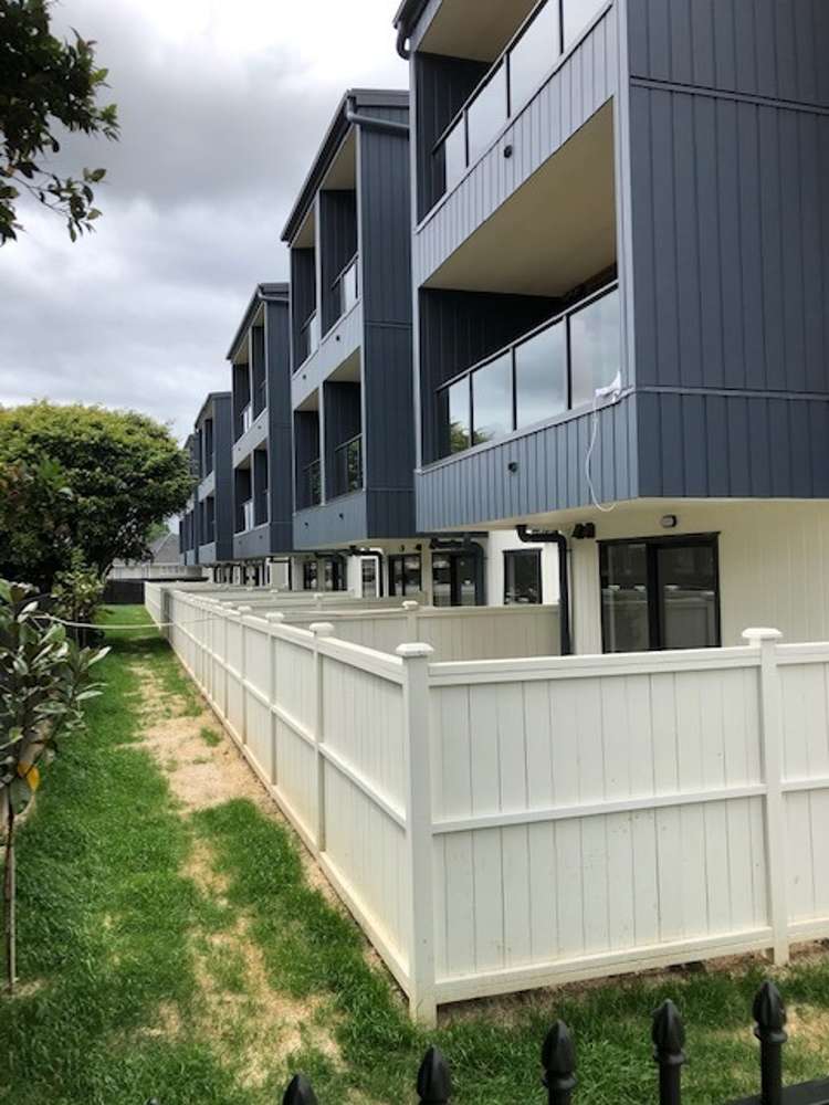 G01/8 Gray Avenue Mangere East_6