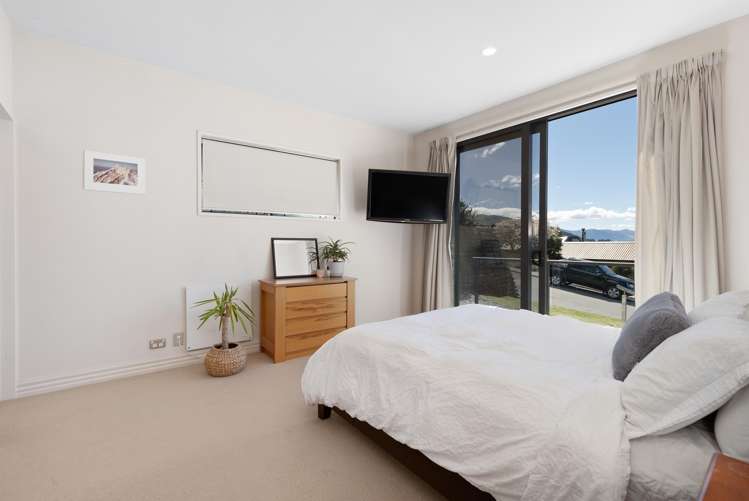 22 Greenstone Place Fernhill/Sunshine Bay_23