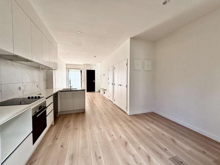 2/28 Smythe Rd Henderson_1