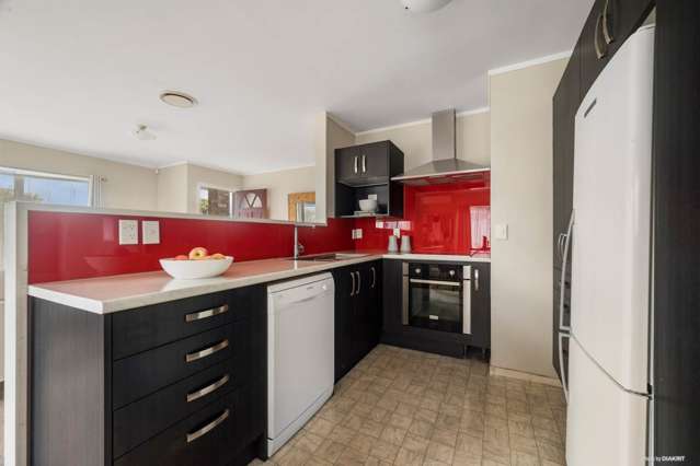 2/18 Barbados Drive Unsworth Heights_2