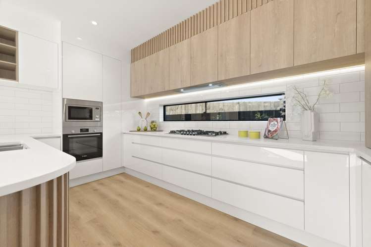 19 Whenuateitei Crescent Stanmore Bay_8