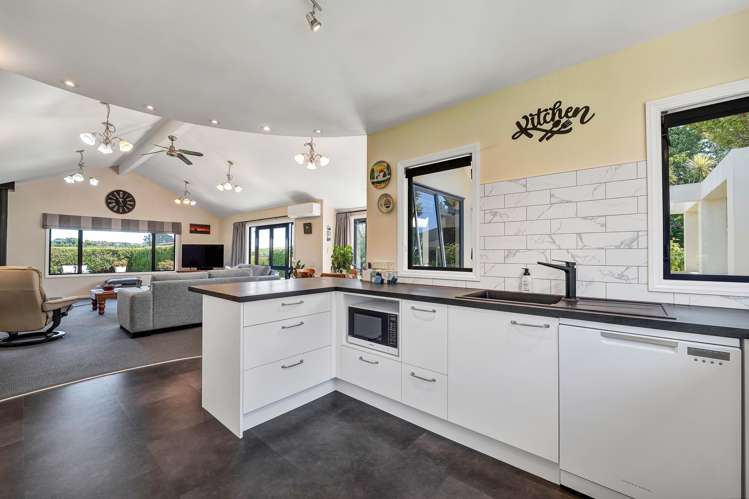 12C Takiroa Street Urenui_9