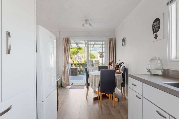 2 Shelley Crescent Stoke_8