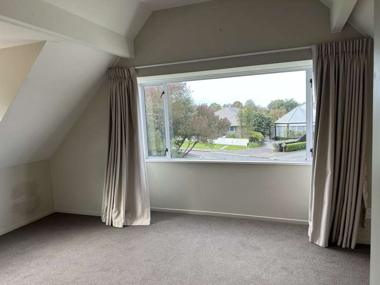 77 Regency Crescent Redwood_12