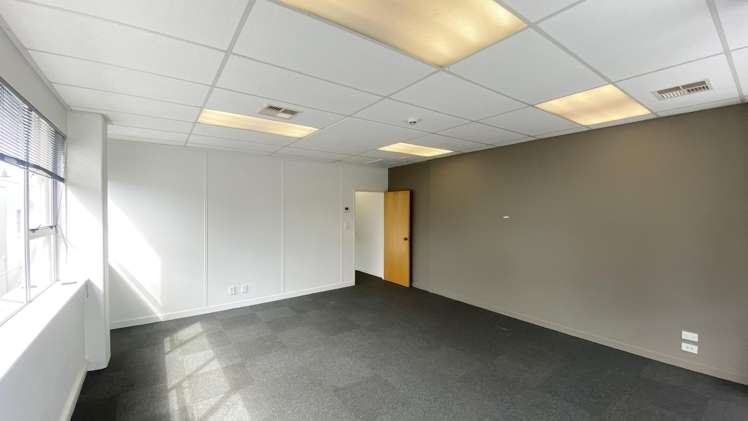 Suite 3,/120 Devonport Road Tauranga Central_2