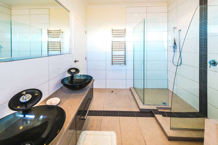 13 Lithgow Drive Otamatea_13