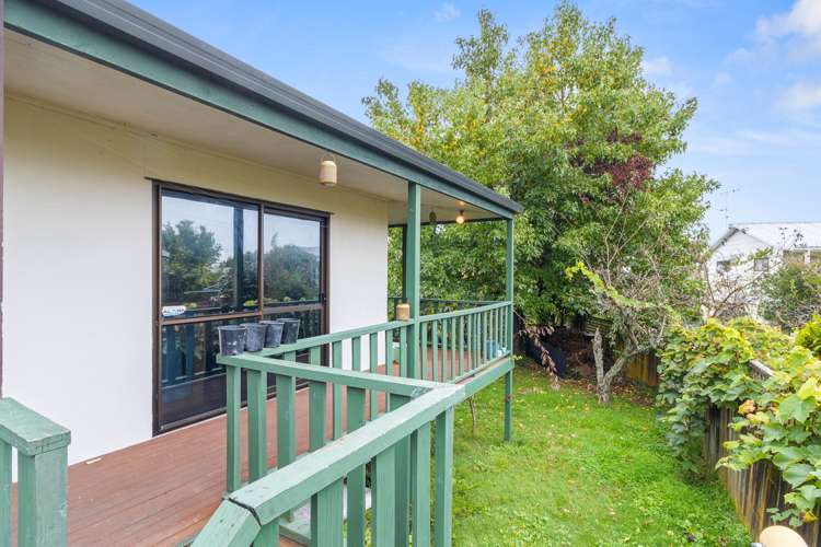 44 Lansdowne Crescent Glenview_17