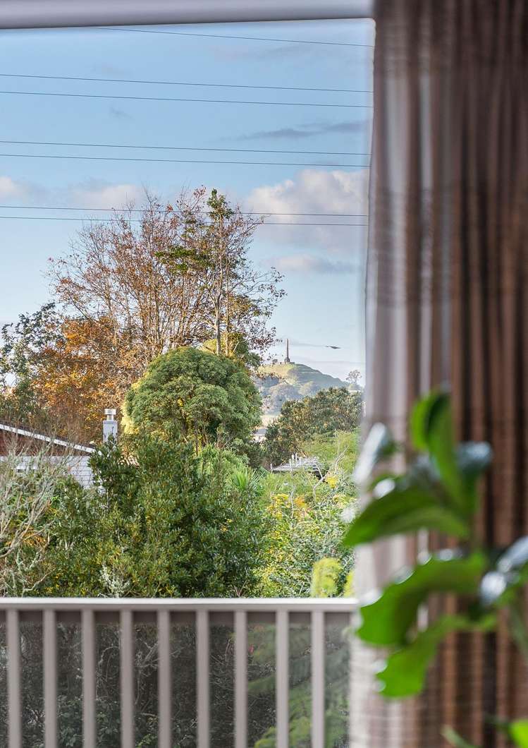 37 Stephen Lysnar Place Hillsborough_8
