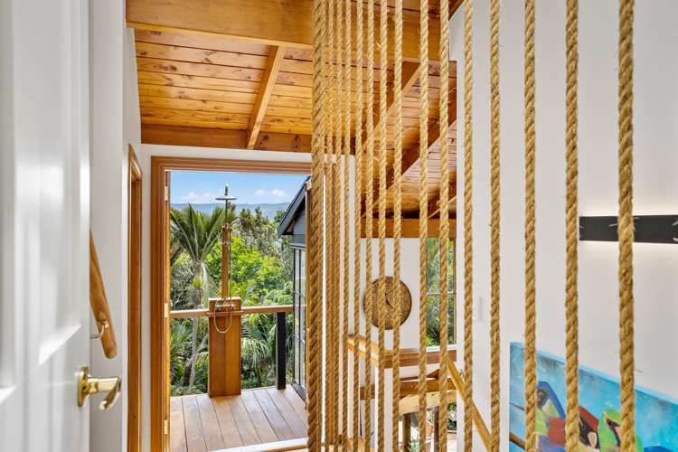 55 Rayner Road Piha_12