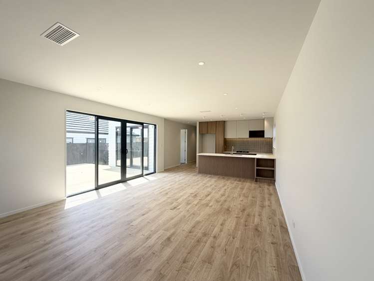 3 Kiwakiwa Street Milldale_2