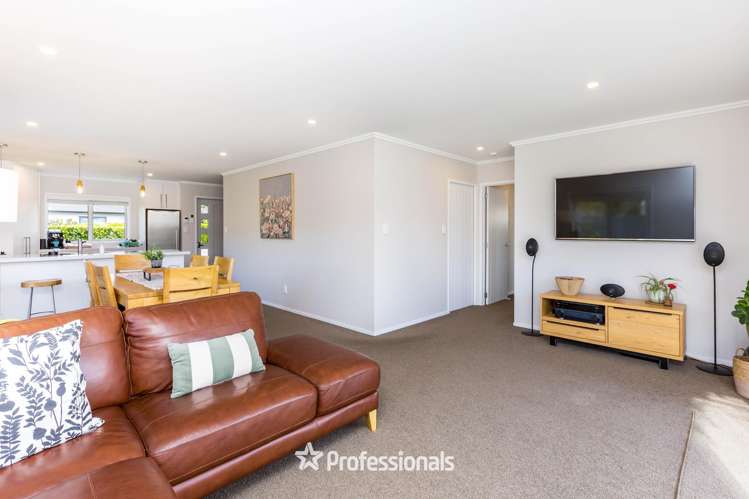 2 Chalfont Road Silverstream_11