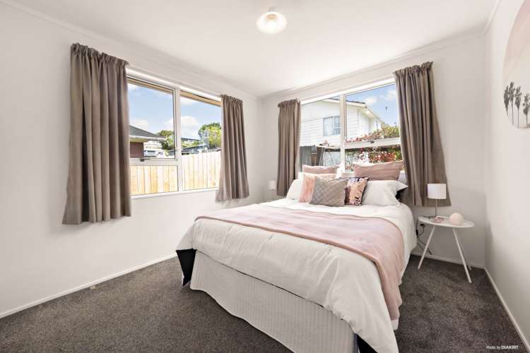 2/10 Kemp Road Massey_5