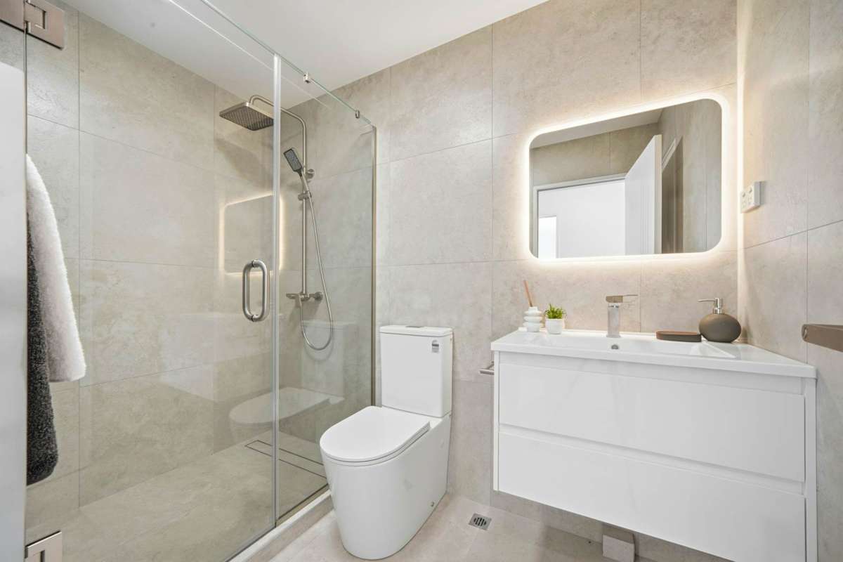 2/2 Coronation Street_2