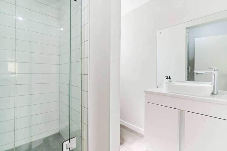 21 Fraser Road Narrow Neck_17