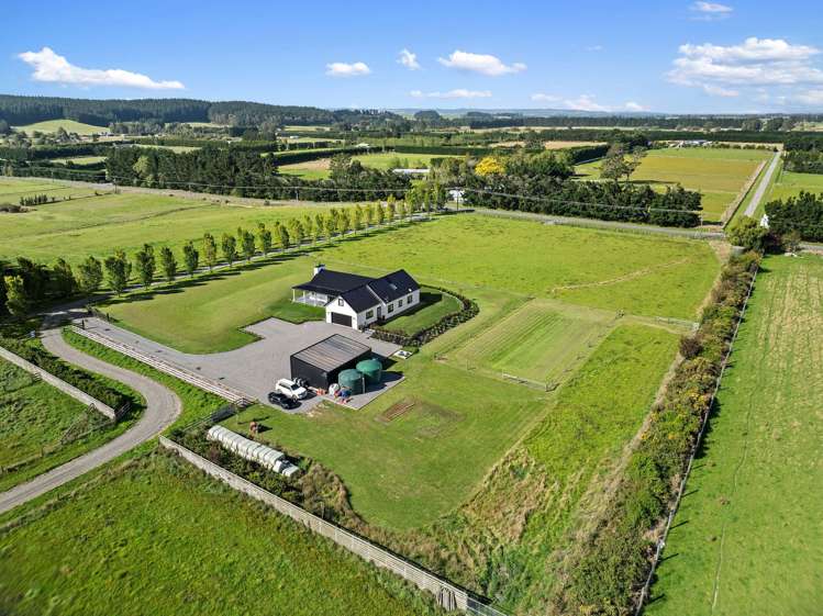 71 Davis Road Cust_32