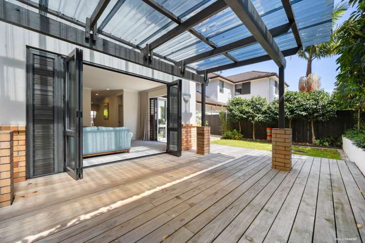 42 Greenbough Lane Greenhithe_20