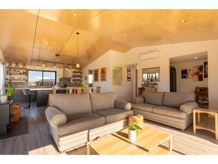 1 Tussock Crescent_2