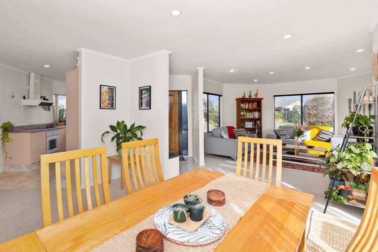 34 Kensington Drive Taradale_3