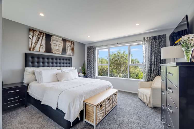 239 Whites Line East Waiwhetu_7