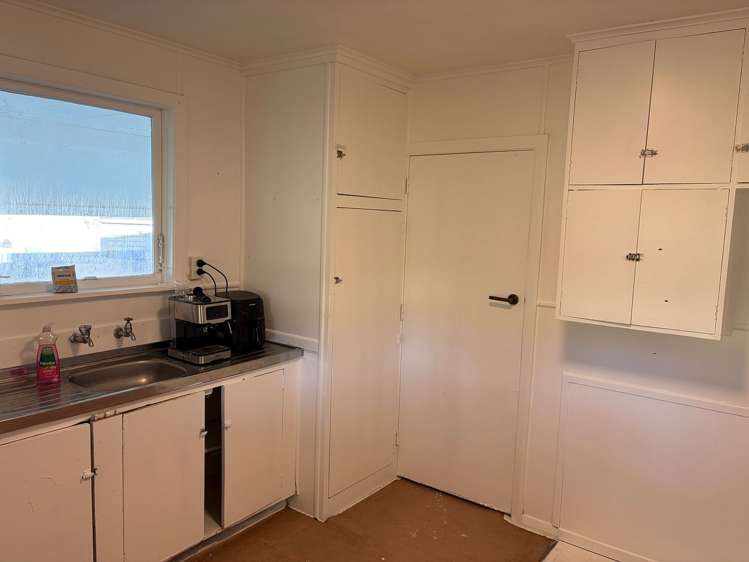 806 Takapu Place Camberley_8