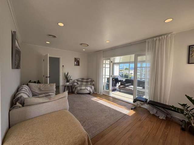 120 Vodanovich Road Te Atatu South_1