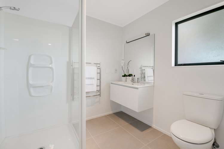 10 Goldfinch Rise | Unsworth Heights | North Shore City | Houses for