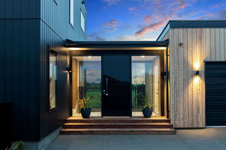 18 Kingsbridge Drive Burwood_2