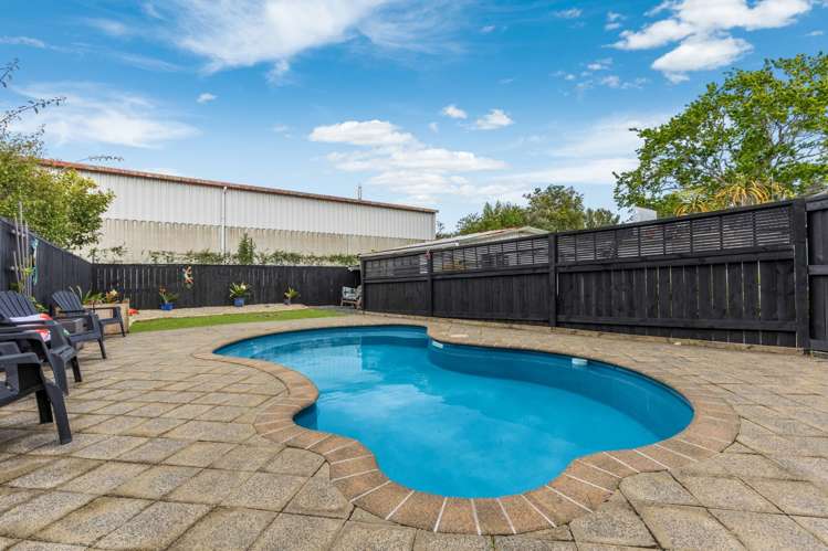 12 Finlow Drive Te Atatu South_23