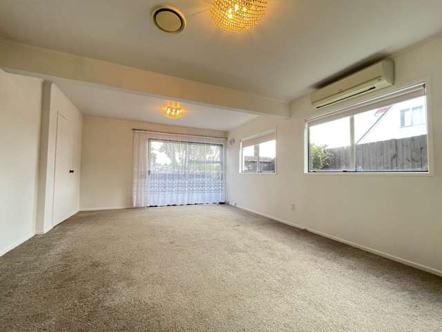 9 Lambrown Drive Totara Vale_2