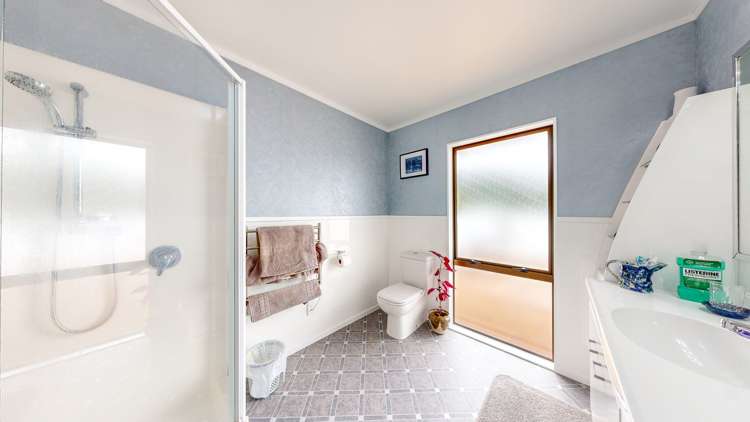 7 West Crescent Te Puru_15