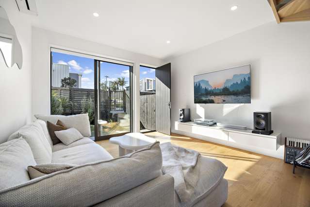 12/82 East Coast Road Milford_3