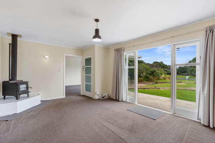 8 Kiwi Esplanade Mangere Bridge_1