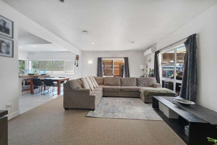 2/2 Plane Street Avondale_2