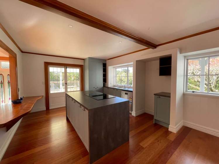 990 Sandspit Road Sandspit_6