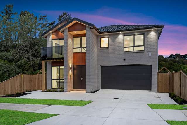 Prestigious Family Home in Flat Bush Reserve Area