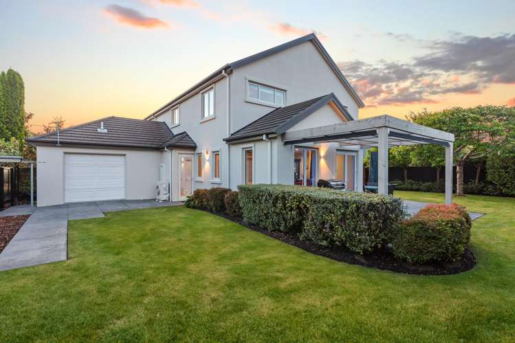 6 June Gardens Northwood_33