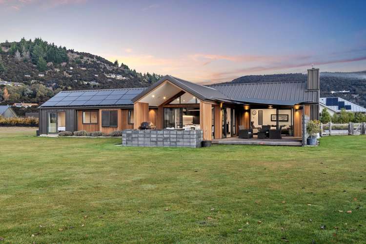 18 Mount Linton Avenue Wanaka_2